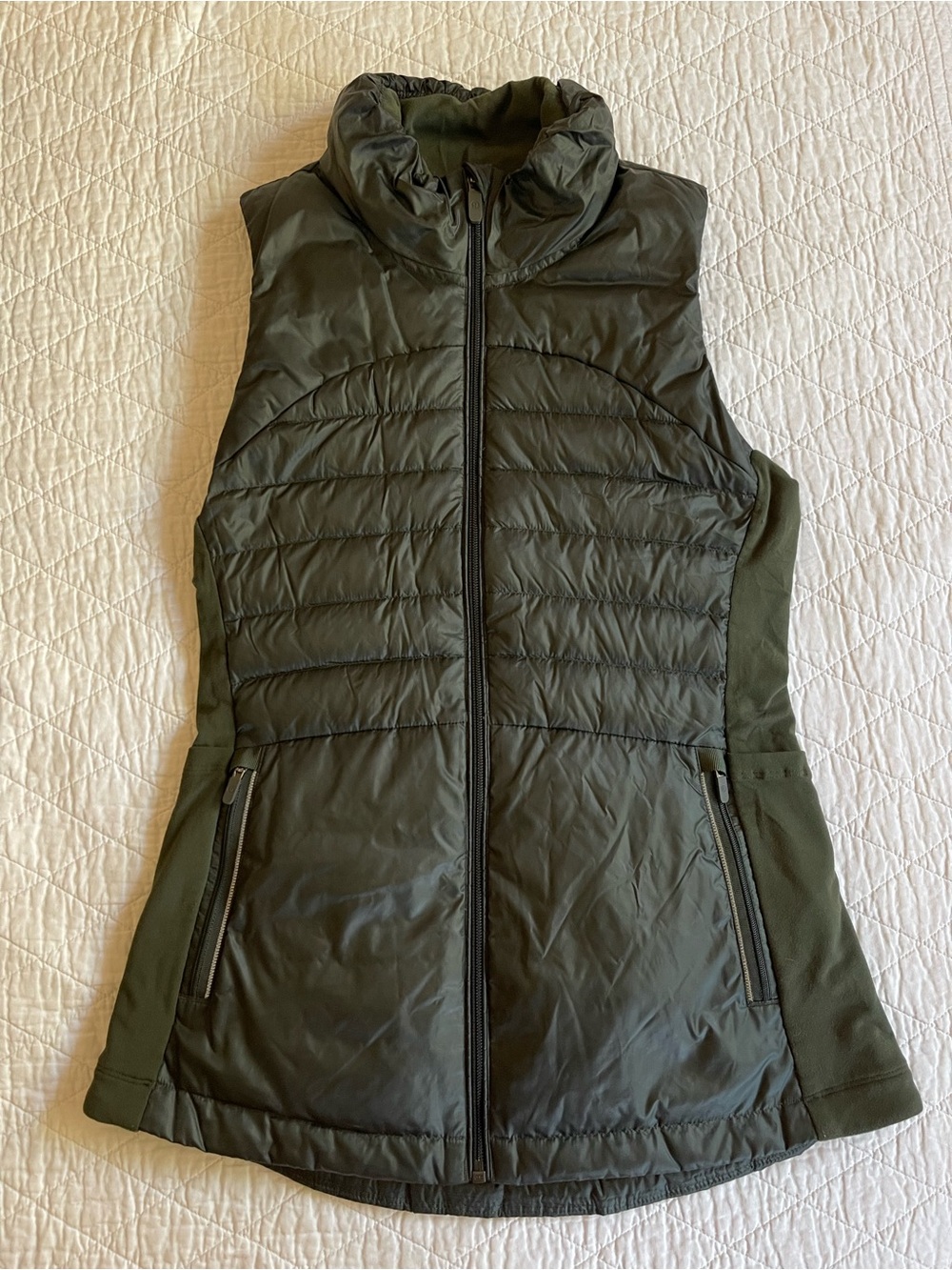 Lululemon Down For A Run Vest II - Down fill - Gator Green - Size 6